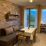 Mirabell - Mountain View & Fireplace شقة