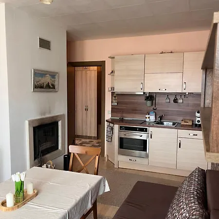 Mirabell - Mountain View & Fireplace Апартаменти *